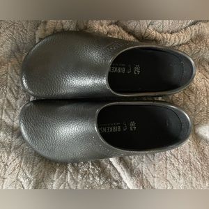 Professional Berki size 43 regular width. Brand new in box.